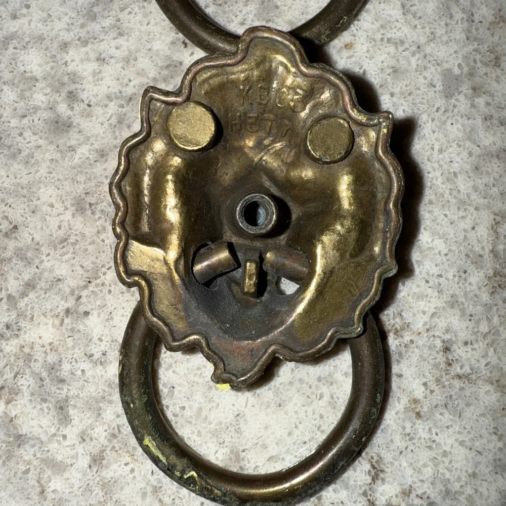 Set 4 Vintage Brass Lion Head Dresser Chest Drawer Knob Cabinet Pull Patina 3D